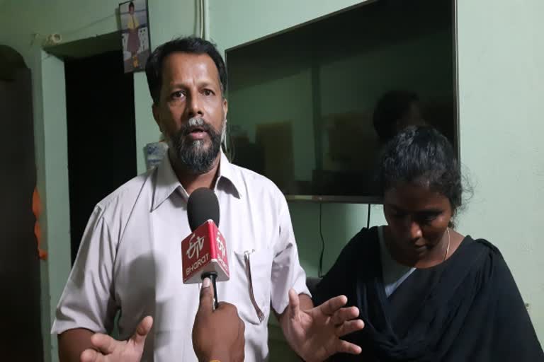 kavimuraskannan's tweet card. உக்ரைனில் கல்வி பயிலும் இந்திய மாணவர்களை பிரதமரும் தமிழக முதல்வரும் பத்திரமாக மீட்க நடவடிக்கை மேற்கொள்ள வேண்டும் என பெற்றோர் கோரிக்கை விடுத்துள்ளனர்.