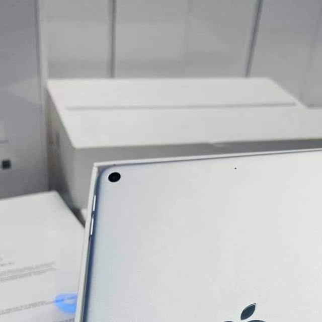 SwiftConections's tweet card. Swift Connections (@swiftconnections) • Instagram photos and videos