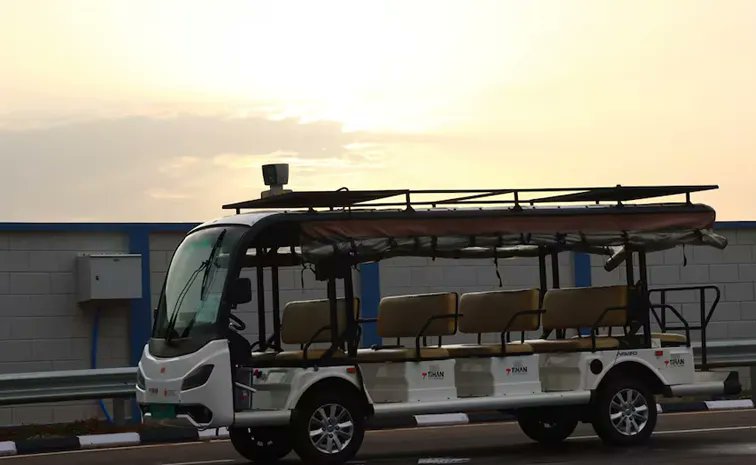 myvaartha's tweet card. IIT Hyderabad : ఐఐటీలో డ్రైవర్‌లెస్ బస్సులు.. దేశంలోనే తొలి ప్రయోగం! దేశీయంగా అభివృద్ధి చేసిన టెక్నాలజీతో డ్రైవర్ లేని బస్సులు నడిపించగలగటం.