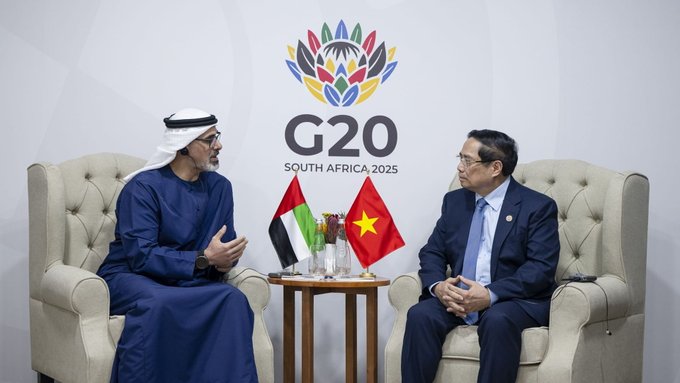 ولي عهد أبوظبي يلتقي رئيس وزراء فيتنام في جوهانسبرغ على هامش قمة العشرين (إكس)