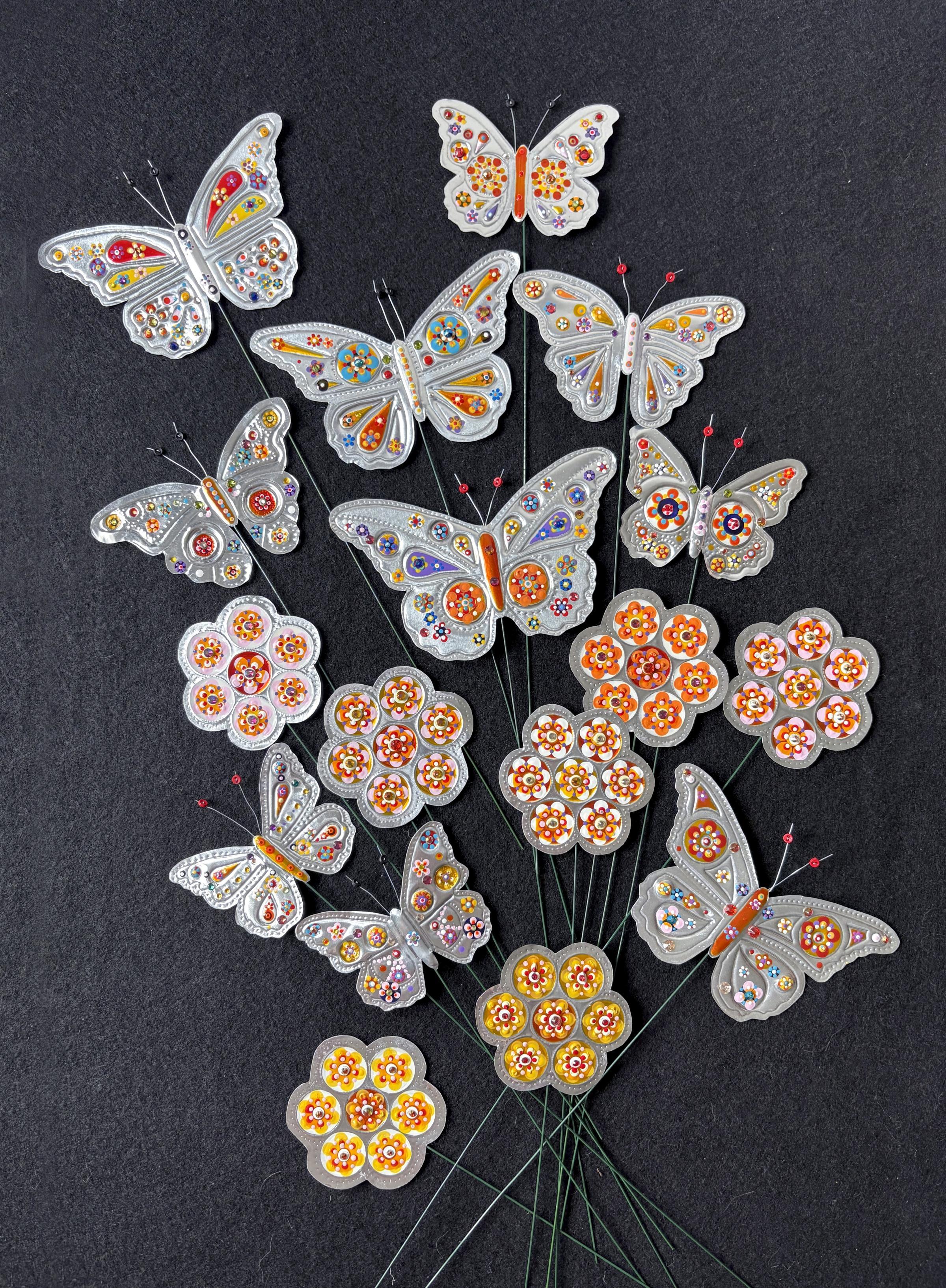 DevonLife's tweet card. Gillian Taylor of Devon Artist Network is on a mission to get us buying our Christmas gifts from local creatives and she’s selected 12 to get you…