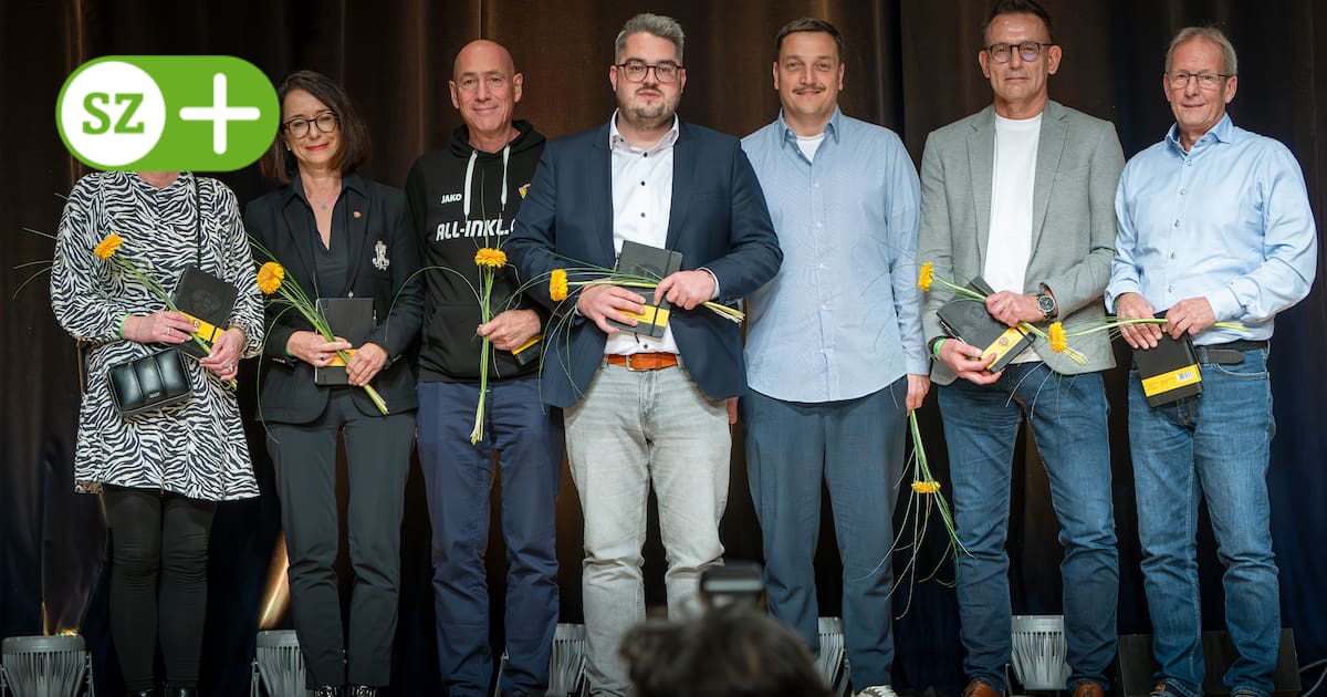 wyschilgod2019's tweet card. Gremium-Chef Jens Heinig wird erneut in den Aufsichtsrat gewählt - ebenso wie Thomas Blümel, gegen den ein Ehrenratsverfahren läuft. Und 2027 soll Dynamo Dresden gegen einen ganz besonderen Gegner...