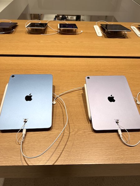 yoyoyow2022's tweet card. さて、世の中では仕事用パソコンはWindows派も多い中、やっぱり気になりますよねスタイリッシュなApple製品。そう、その中でも最近ぐっと人気な端末、ipad、しか〜し！一体どれを買ったらいいんだろう？(※こちらは2022年12月に購入し