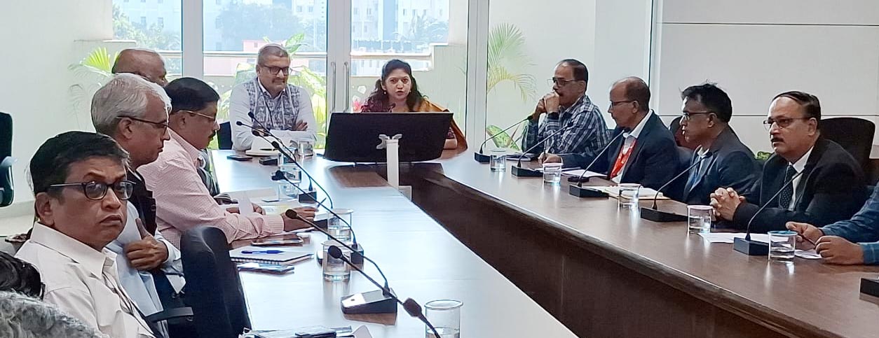 tathya's tweet card. ଭୁବନେଶ୍ୱର : ମହିଳାମାନଙ୍କୁ ଆତ୍ମନିର୍ଭର କରିବାପାଇଁ ଆମ ସୁବାହକ ଯୋଜନା ଆରମ୍ଭ କରିବା ଏବଂ ଏହାର ସଫଳ କାର୍ଯ୍ୟାନ୍ୱୟନ ପାଇଁ ବାଣିଜ୍ୟ ଏବଂ ପରିବହନ ବିଭାଗ ରାଜ୍ୟ ସ୍ତରୀୟ ବ୍ୟାଙ୍କର୍ସ କମିଟି (ଏସଏଲବିସି)ର ସଦସ୍ୟ ବ୍ୟାଙ୍କଗୁଡ଼ିକ ସହିତ...