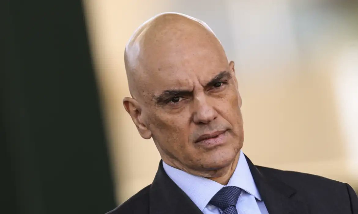 agendadopoder's tweet card. Ministro Alexandre de Moraes cancelou visitas de governadores a Jair Bolsonaro, agendadas antes de sua prisão
