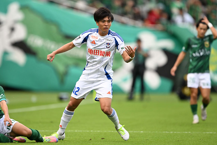 zonewebofficial's tweet card. アルビレックス新潟は10月18日、J1リーグ第34節で東京ヴェルディに0-1で敗れた。これでリーグ戦15試合勝ちなしとなり、降格は決定的な状況。次戦を待たずに他会場の結果で降格となる可能性もあり、DF橋本健人は「このまま勝てずにシーズン終わるのは、さすがに一選手として示しがつかない」と語った。6月以来の勝利を目指し、敵