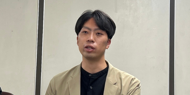 shotaiijima's tweet card. 親からの虐待やネグレクト、あるいは家庭の経済的困窮などを理由に、両親の元から離れた子どもたちが入所する児童相談所。 精神的に不安定な子どもたちが、安心して暮らせる住環境を整えるのが児童相談所の役割でもあるが、職員の数が追いつかず、子どもの...