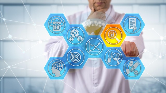 EPFL's tweet card. MedCo, développé à l’EPFL dans le laboratoire du professeur Jean-Pierre Hubaux en collaboration avec le laboratoire DEDIS du professeur Bryan Ford et le Centre hospitalier universitaire vaudois...