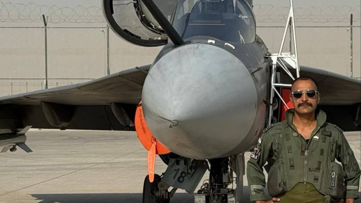 IndiaToday's tweet card. Dedicated pilot with unyielding sense of duty: IAF's tribute to Wing Commander Namansh Syal after Tejas crash