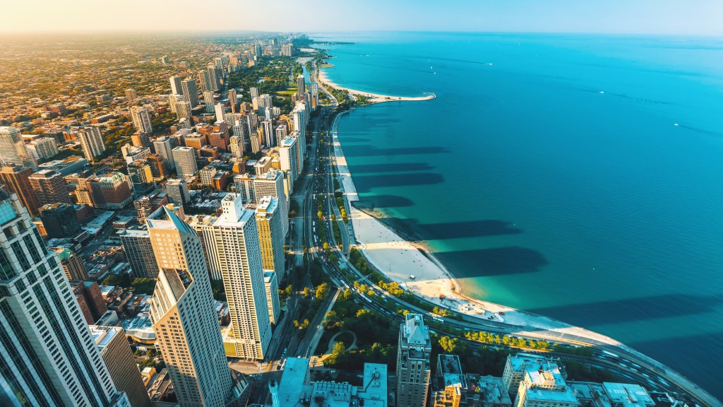 LinnellTaylorPR's tweet card. The top storylines in multifamily this week are website features, phygital real estate, marketing, affordability andowners regain pricing power.