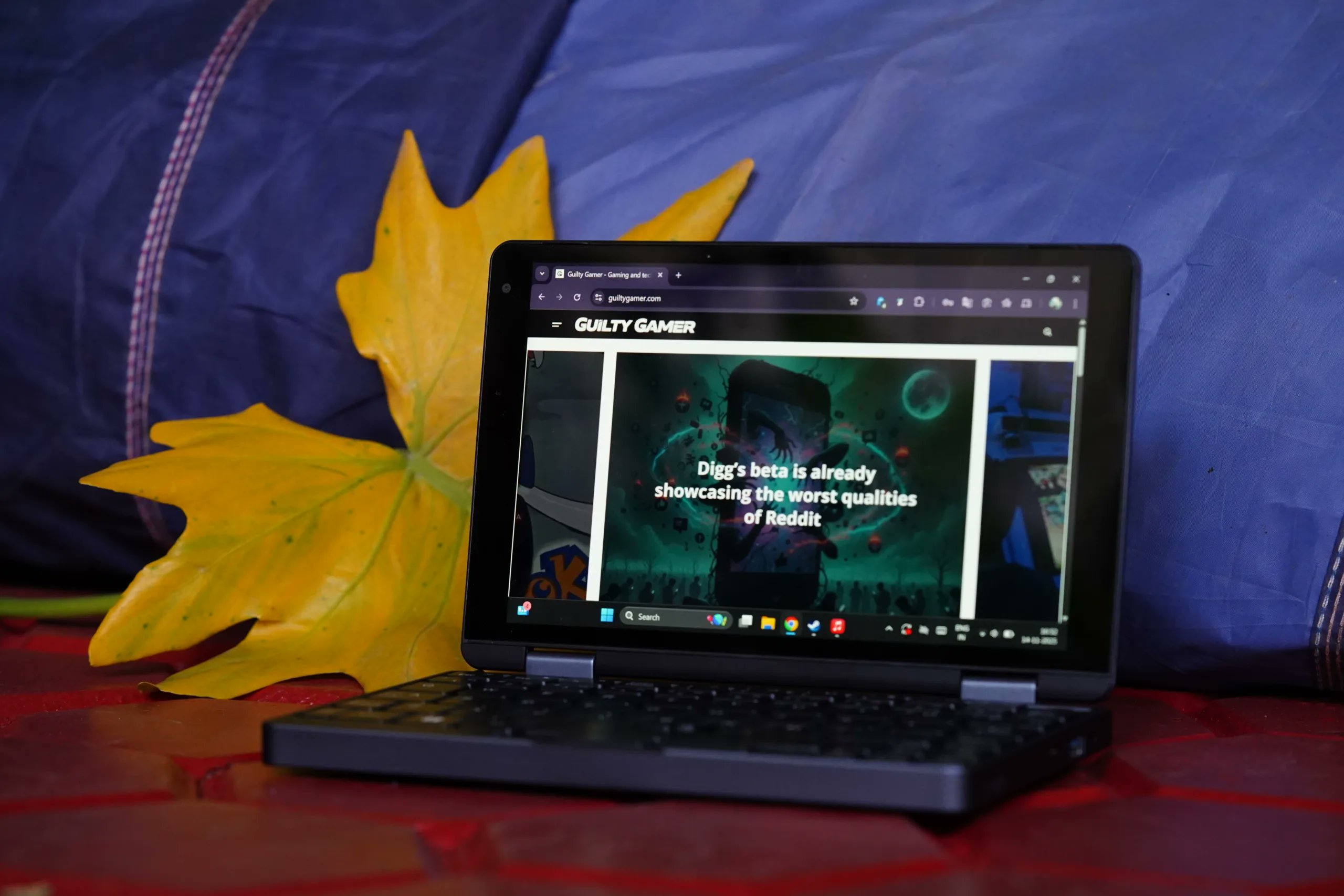 Guilty_Gamer_X's tweet card. Most computing enthusiasts from the 90s who were worth their salt would recognize the portable gadgets from the 2007 flick National Treasure 2, where