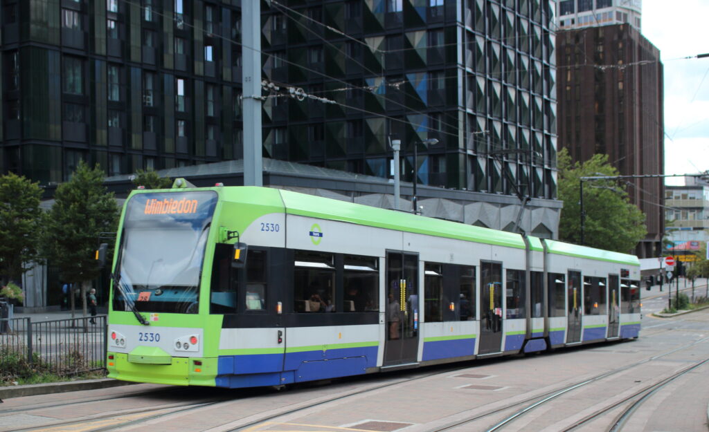 LondonBusForums's tweet card. How much do London tram drivers earn in 2025? Find out the latest pay rates, benefits, and recruitment details for tram drivers working in Croydon and South London, including hourly wages, perks, and...