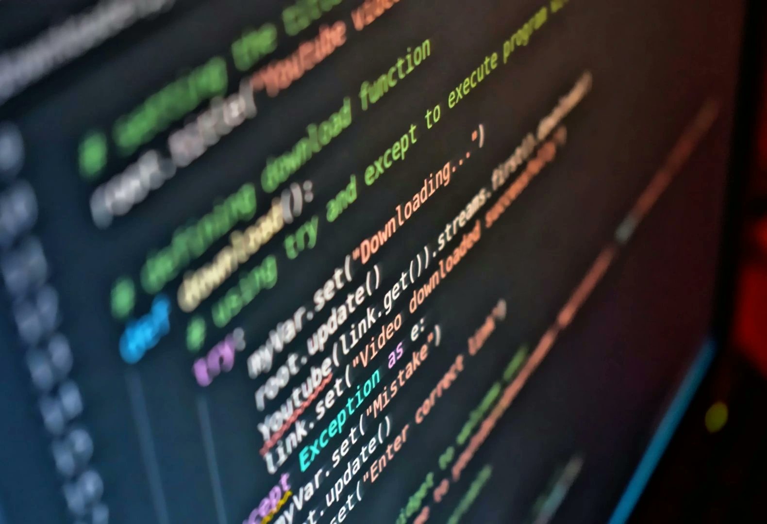 BeStructured's tweet card. When "free" tools aren’t really free. Learn the hidden costs of free software for small businesses and why MSP services deliver better value.