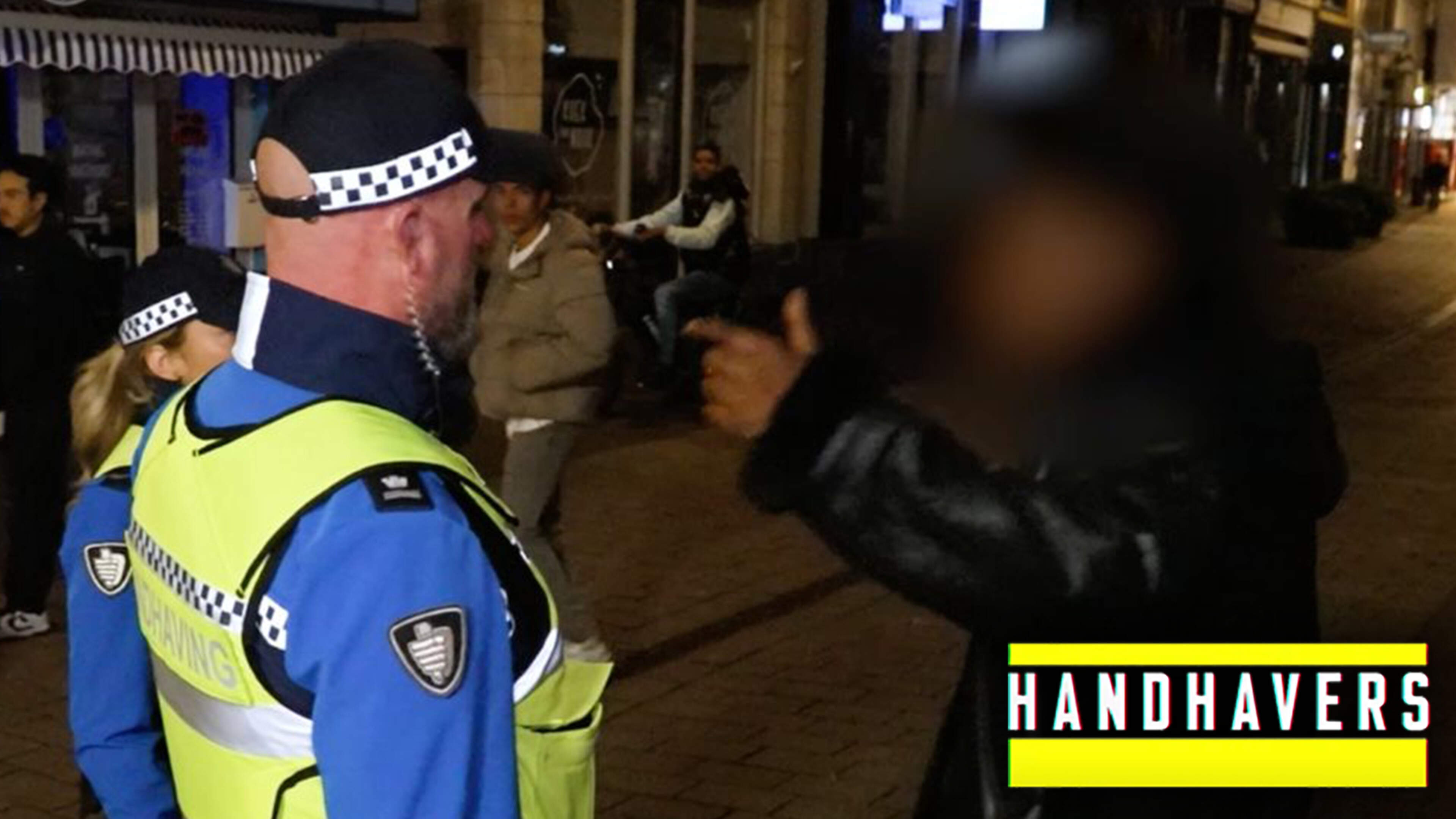 ahmedmarcouch's tweet card. Man betrapt op straatintimidatie: ‘Jij valt vrouwen lastig’