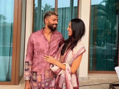 Divya_Bhaskar's tweet card. માહિકા શર્માએ ક્રિકેટર સાથે સગાઈ અને...