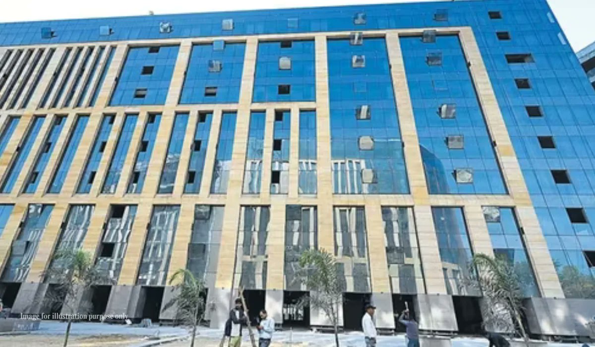 Biltrax_Media's tweet card. The Delhi State Industrial and Infrastructure Development Corporation (DSIIDC) will carry out the redevelopment work.