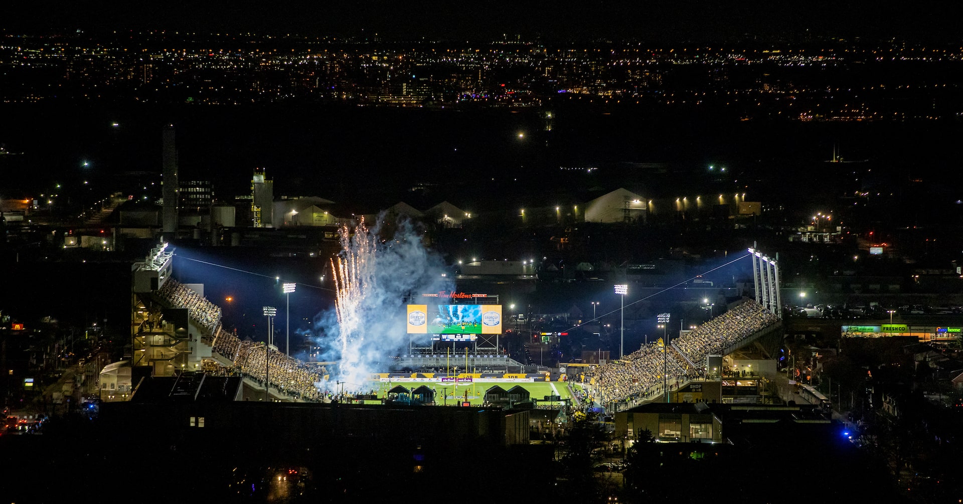 Manitowan's tweet card. The rules would reduce the length of the field, move the goalposts to the back of the end zone and more.