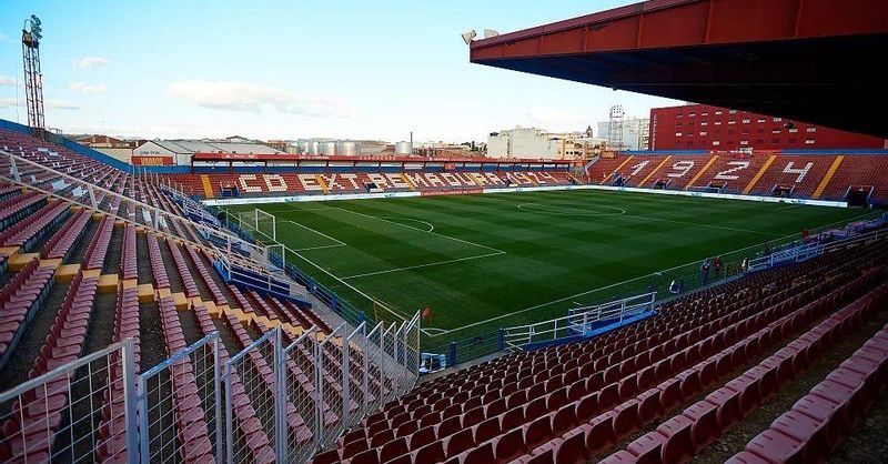 deportesDDS's tweet card. El viernes se cerró el plazo para la adquisición de entradas por los abonados del club de Almendralejo y esas se venderán por internet o en taquillas al público general