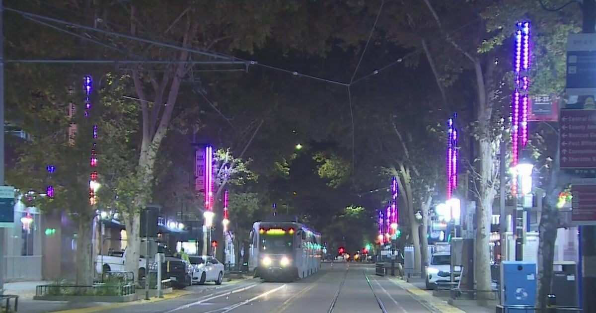 CBSSacramento's tweet card. This week, the city and downtown businesses officially unveiled new computer-controlled lighting along K Street that can change colors, and yes, they even turn purple when the Sacramento Kings win.