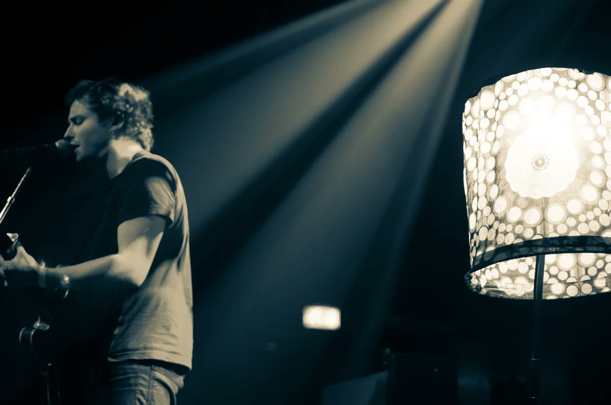 pettercarlsen's tweet card. The imperfections in his voice are gorgeous reminders of raw emotion and a refreshing natural pop essence. It's a shiver-up-the-spine track, warts and all.