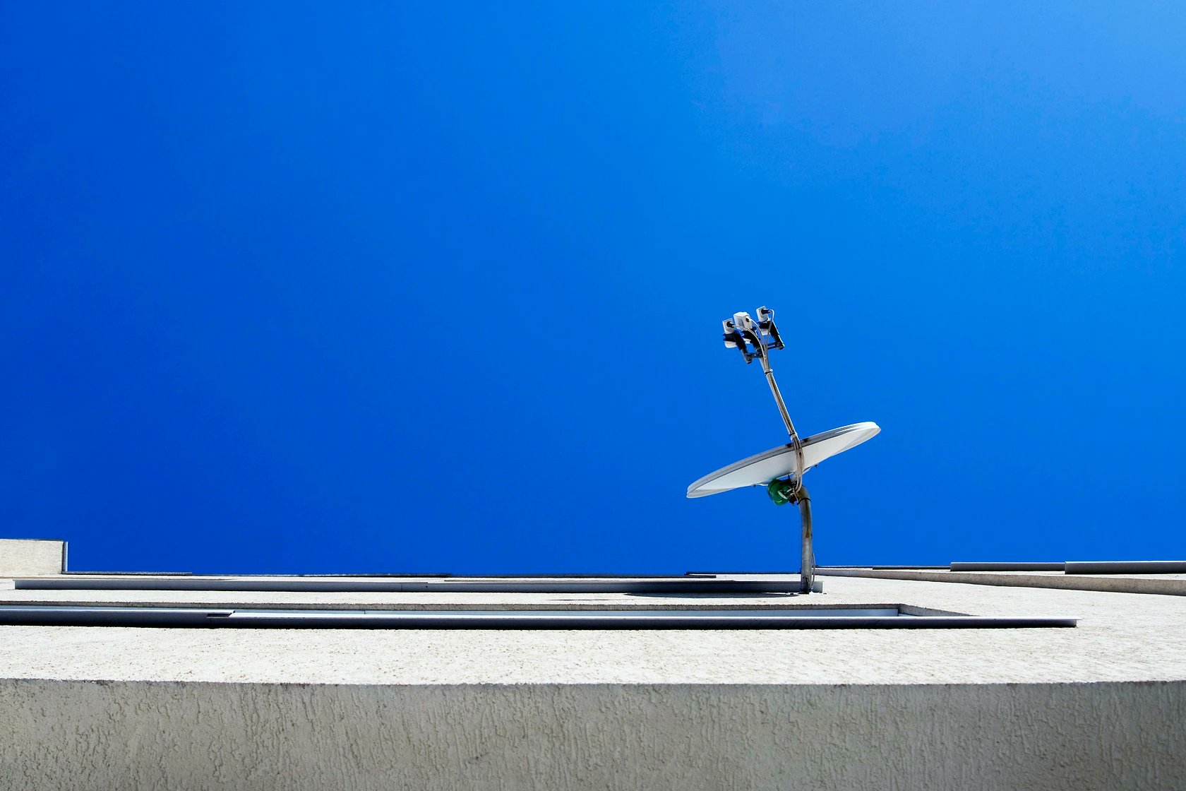 indexbox's tweet card. The intensifying space race between the US and China is driving rapid expansion of satellite ground stations in the Arctic to establish communication links with polar-orbiting satellites, with key...