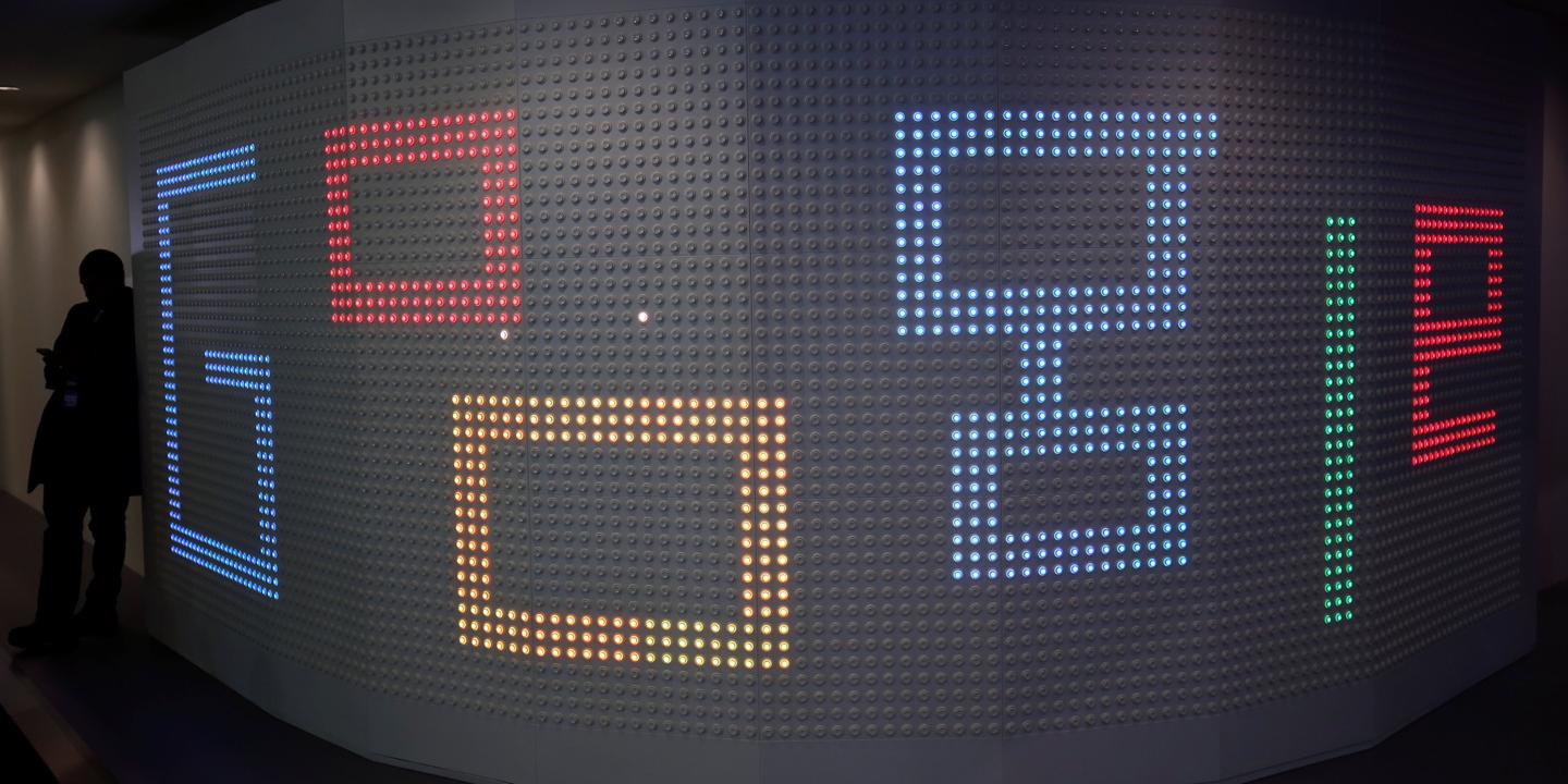 FrancoisTaddei's tweet card. Le géant du Web a annoncé quelques modifications dans le classement des sites et donne la possibilité aux internautes de signaler certains contenus inappropriés.