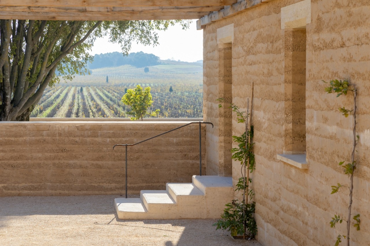 DomusWeb's tweet card. For this historic wine estate in southern France, Studio Mumbai and Studio Méditerranée used local earth as the main building material, combining the concept of genius loci with environmental...