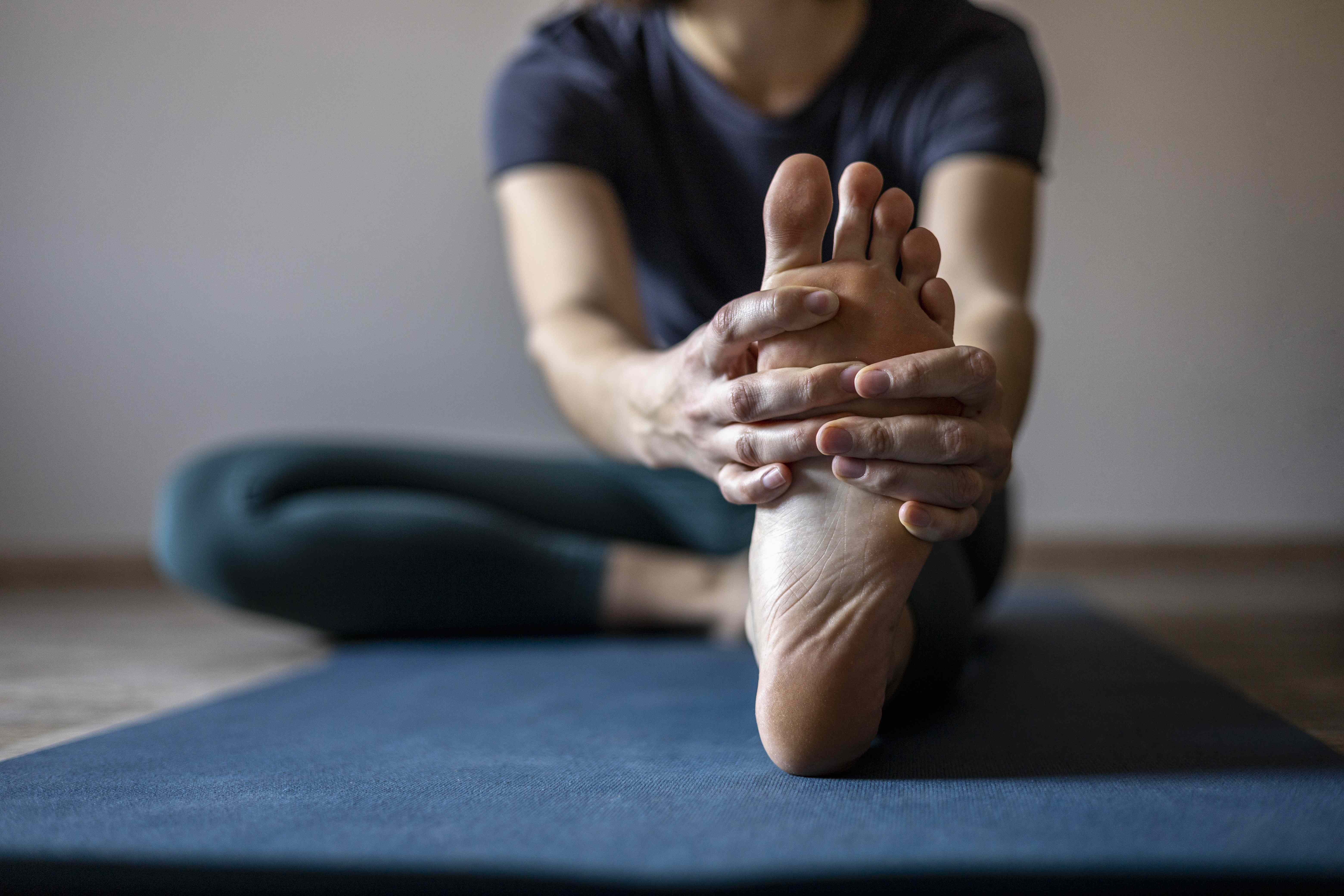 MethodistHosp's tweet card. Experts reveal how often you really need to stretch to relieve stiffness and boost mobility, especially as you age.