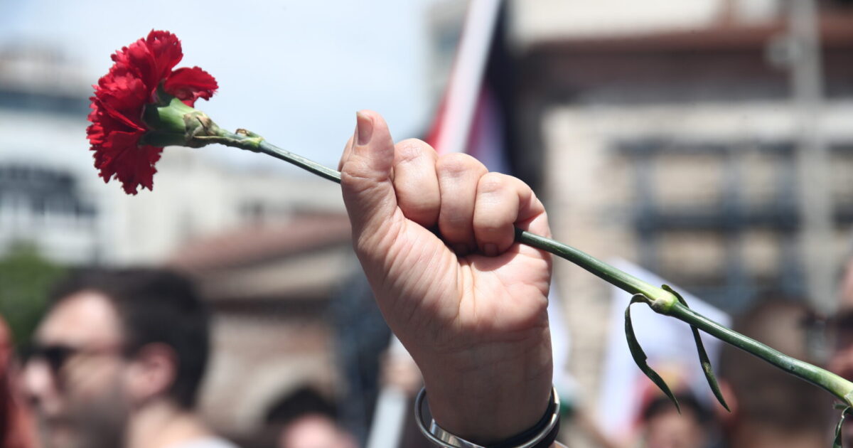 parallaximag's tweet card. Έτσι θα τιμήσει η πόλη την Πρωτομαγιά