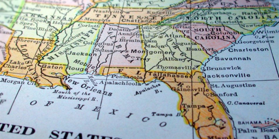 AFLCIO's tweet card. Southern politicians claim that “business-friendly” policies lead to an abundance of jobs and economic prosperity for all Southerners. The data actually show a grim economic reality.