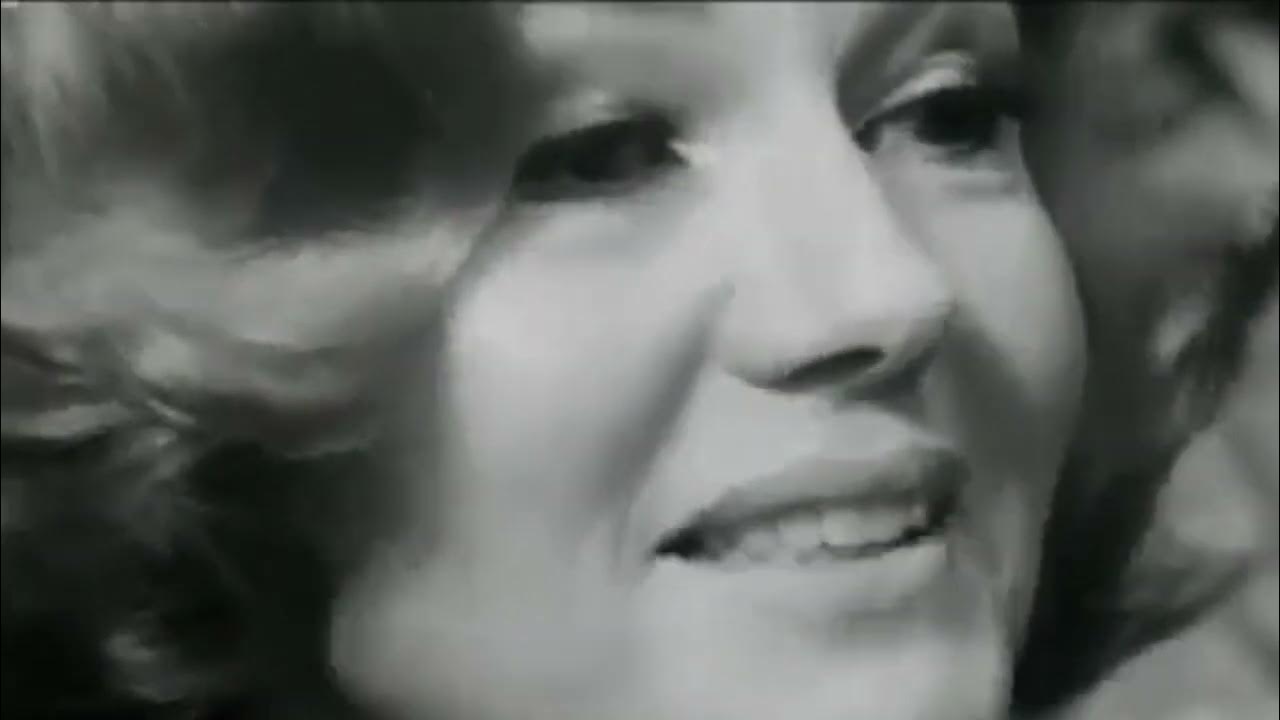 Witnify's tweet card. Rita Hayworth on being discovered as a teenager