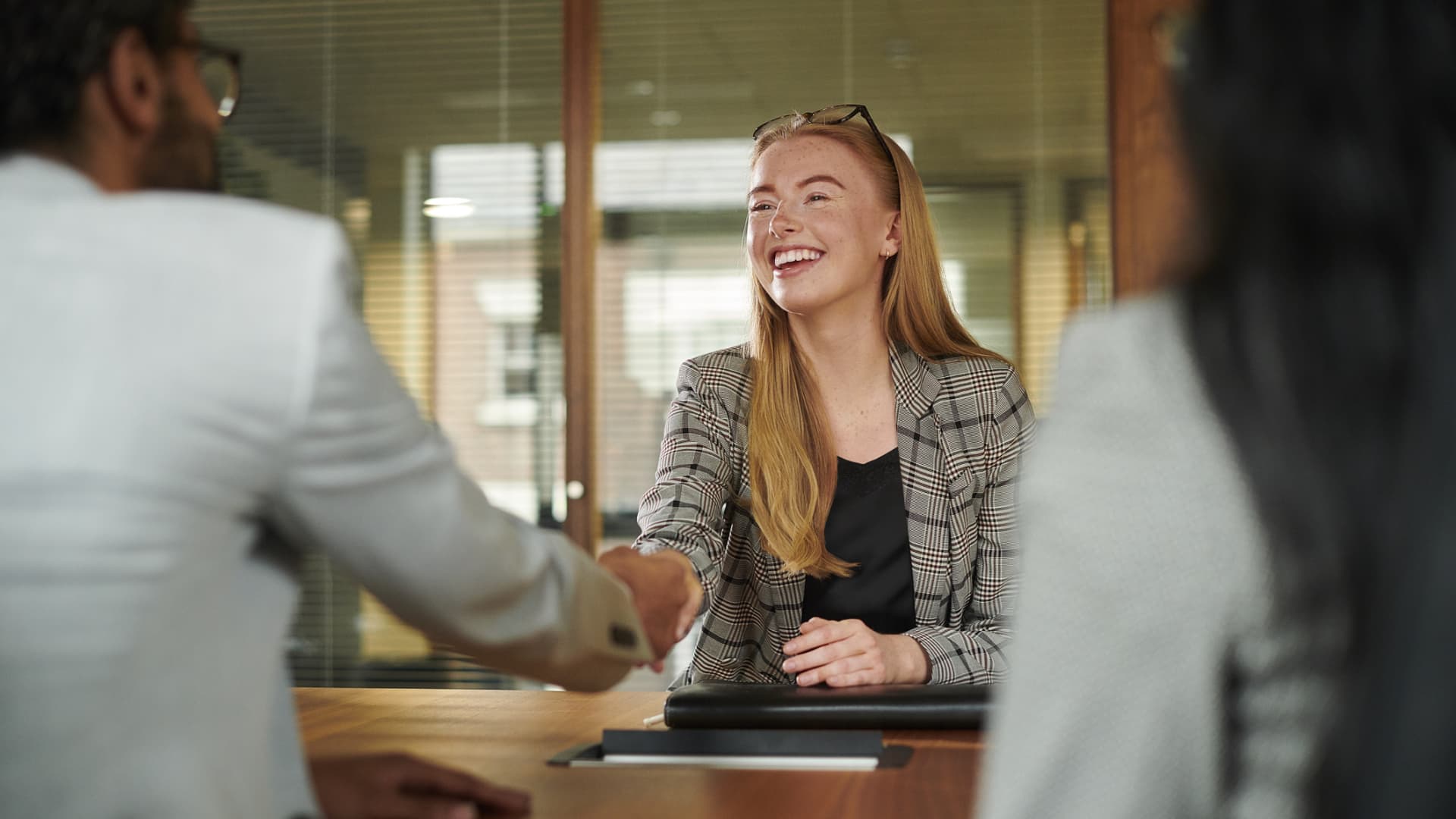 CNBCMakeIt's tweet card. In a job interview, how you speak is just as important as what you say, says Bert Bean, CEO of the staffing firm Insight Global.