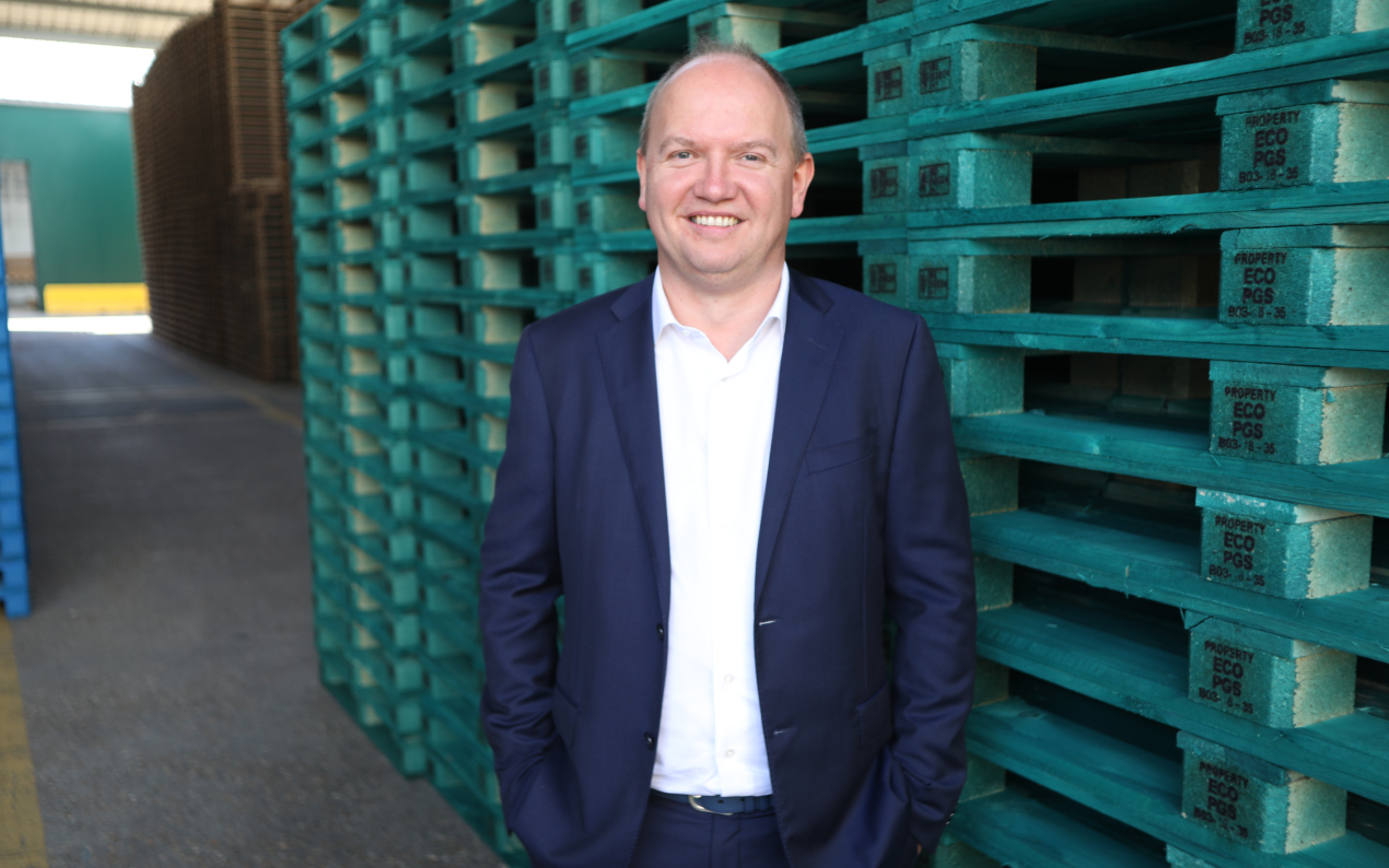 Nicolas_Occis's tweet card. Vice-président associé de Palettes Gestion Services (PGS), près de Rouen, depuis 2017, Luc Grauwet entraîne le champion normand de la palette dans l’aventure américaine, en investissant 30 millions...