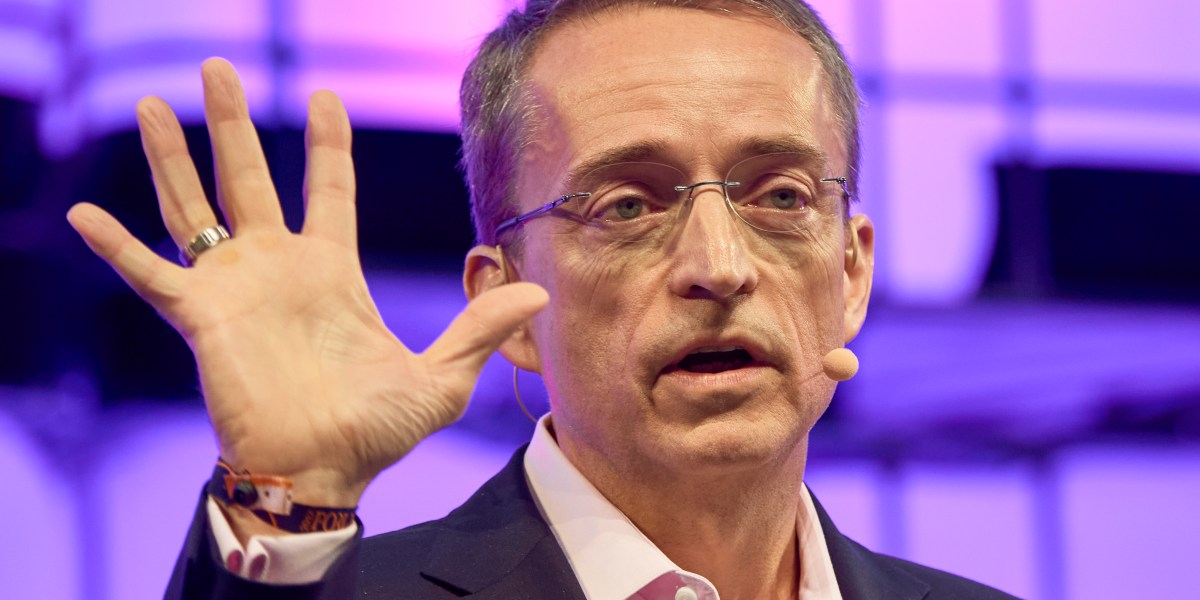 FortuneMagazine's tweet card. Pat Gelsinger plans to build two new chip plants costing $20 billion, as soon as possible.