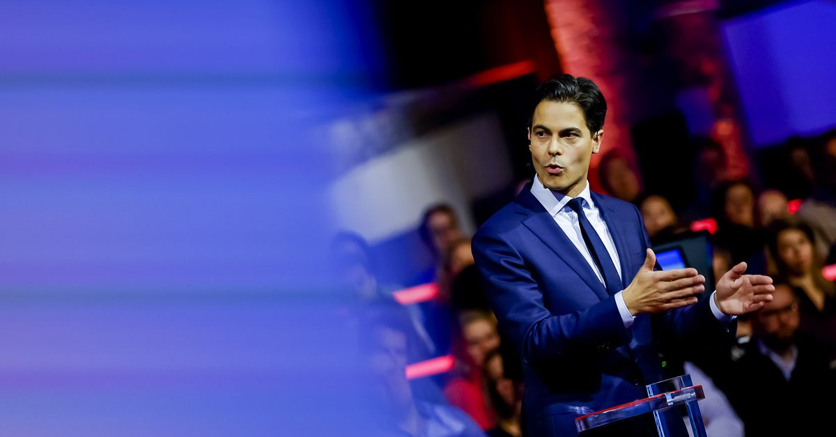 nrc's tweet card. Politieke prijs: De jury beoordeelt de kandidaten op retoriek, presentatie en debatstijl. De prijs wordt op 14 december uitgereikt.