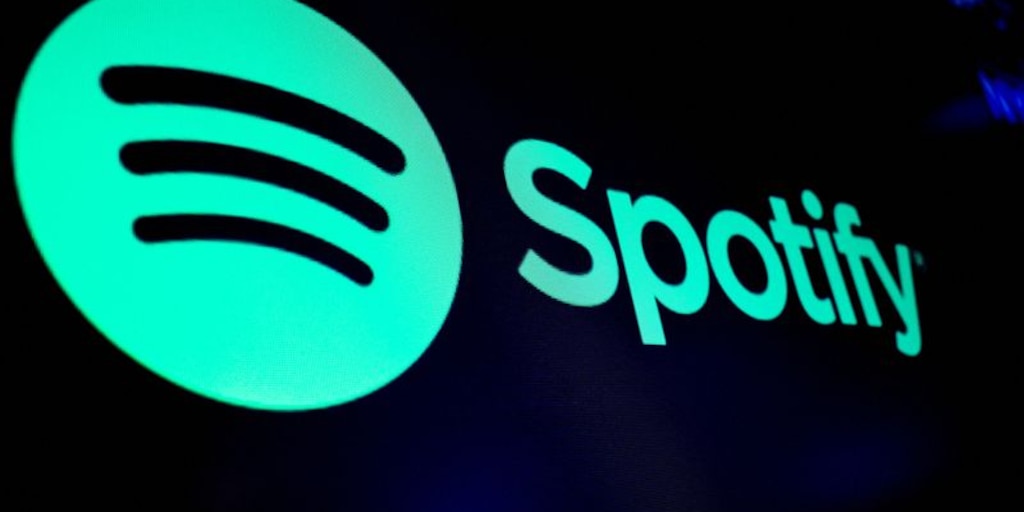 learnhackai's tweet card. Si un tema musical incluye voces, instrumentación o procesos de posproducción creados con inteligencia artificial, estos deberán reflejarse en sus créditos