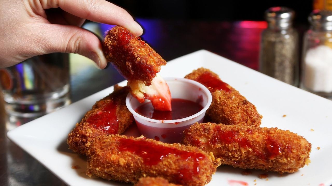 erik_powery's tweet card. The owners are pivoting to a house-flipping business.