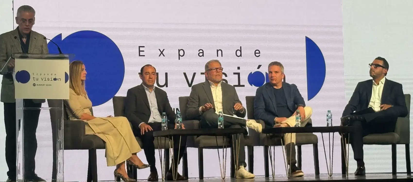 IDConline's tweet card. Durante el STP Summit 2025, expertos coincidieron que la digitalización de pagos y el emprendimiento deben centrarse en la inclusión, la sostenibilidad y la confianza del usuario