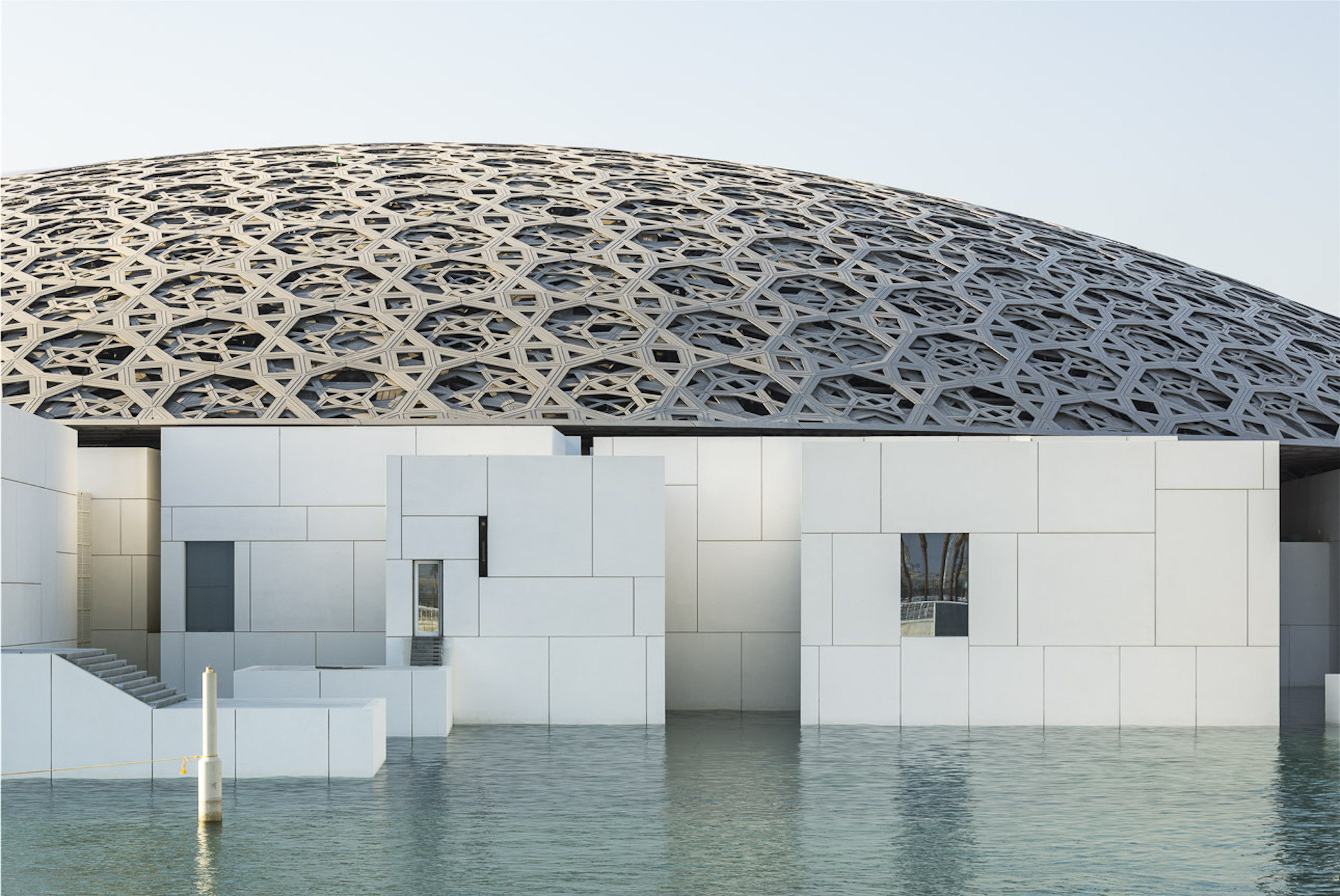 FramingTech's tweet card. The dome of the Louvre Abu Dhabi was inspired by ancient Islamic architecture but realized with contemporary materials and state-of-the-art engineering.