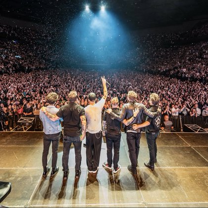 Tweet card summary image