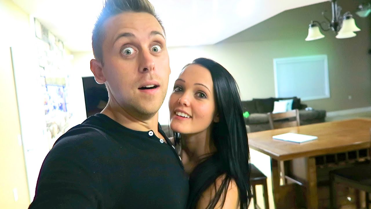 RomanAtwood's tweet card. SPECIAL GUESTS ARE HERE!!