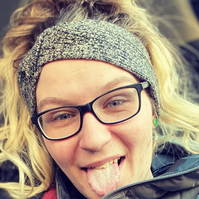 Queenvibes1402's tweet card. Samantha Reeser (@samantha_spr4) • Instagram photos and videos