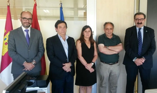 cesmclm's tweet card. El sindicato CESM expone a la Consejería la necesidad de que la OPE de 2017 incluya más plazas médicas