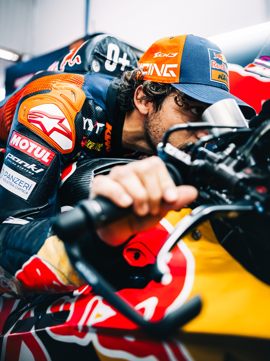TotalMotorcycle's tweet card. MotoGP began the countdown to next season less than two days after the close of the 2025 campaign with a short afternoon of sunny testing work at the Ricardo Tormo Circuit. A condensed period of [...]