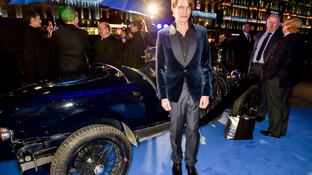 BananasModels's tweet card. Following a brain tumor diagnosis earlier this year, the Dutch model passed away.