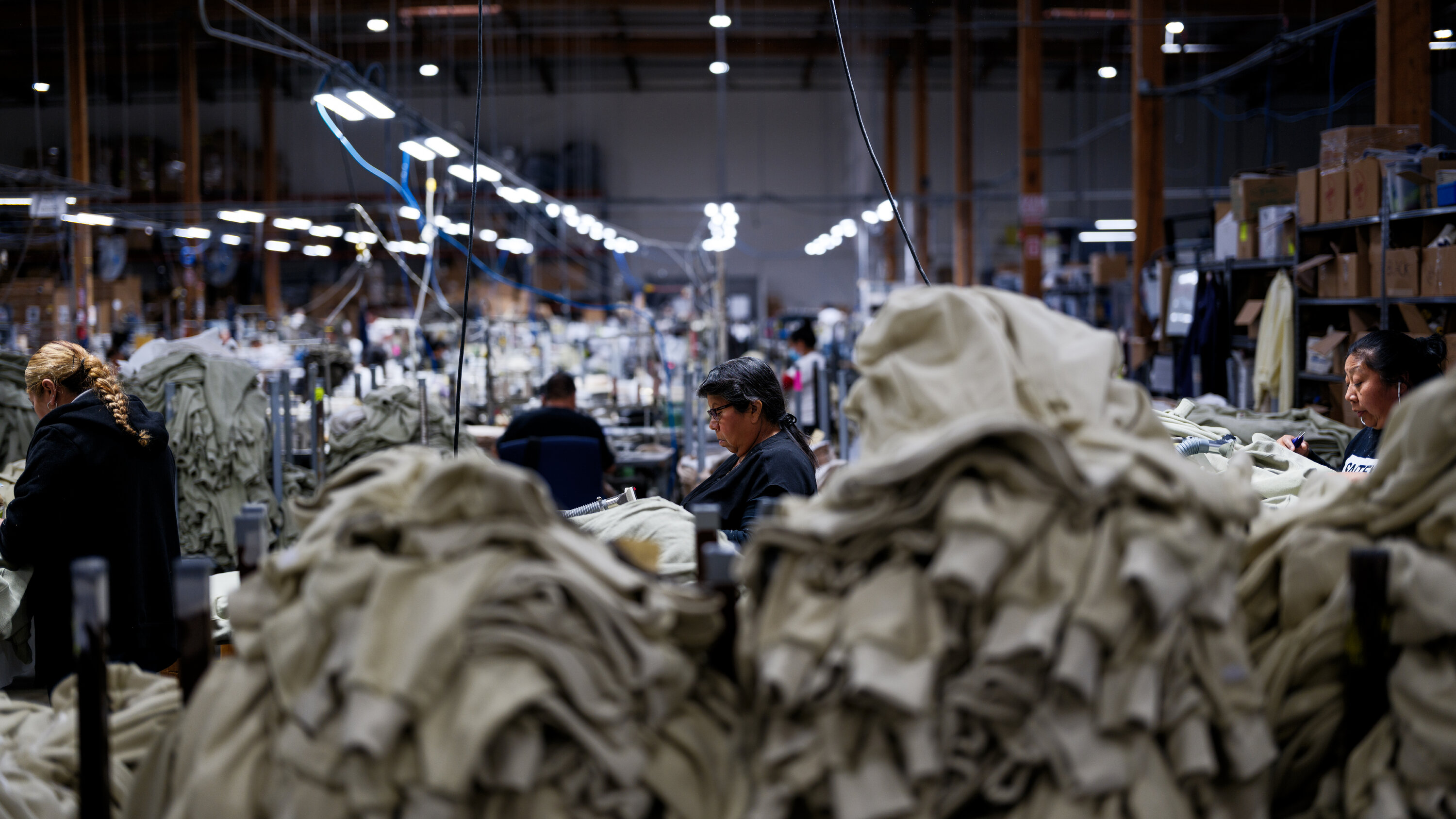 janetjwrites's tweet card. Readers respond to an article about jobs in manufacturing. Also: Young minds and digital addiction.