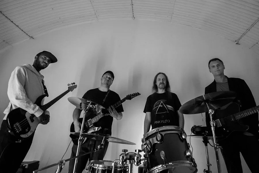 revistafreim's tweet card. Desde Estocolmo, The Emotion Code es el proyecto unipersonal que marca el regreso de su creador a las raíces más orgánicas del rock y el metal melódico. Tras