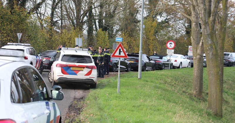 Trouwstoet van toeter turken van de A30 gehaald door politie