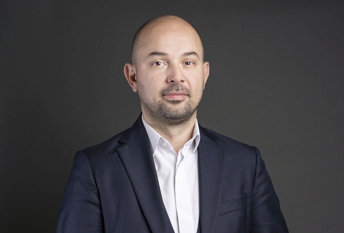 Advertising4URO's tweet card. Bucureștiul continuă să fie lider la nivel național în transformarea fostelor platforme industriale, datorită dimensiunii pieței și a numărului semnificativ de situri disponibile. Potrivit datelor...