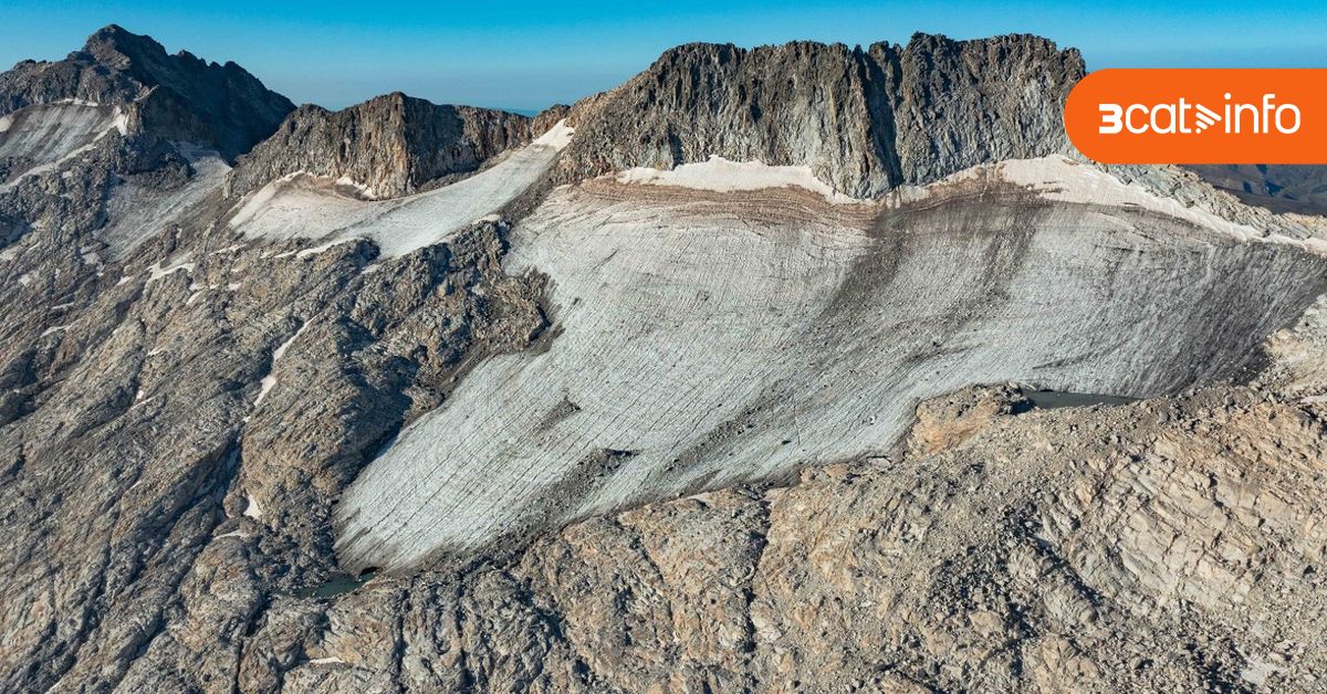 Geografia_UAB's tweet card. Al Pirineu només en queden 14, cap a Catalunya, i la del Mont Perdut ja ha entrat a la llista internacional de glaceres víctimes del canvi climàtic 